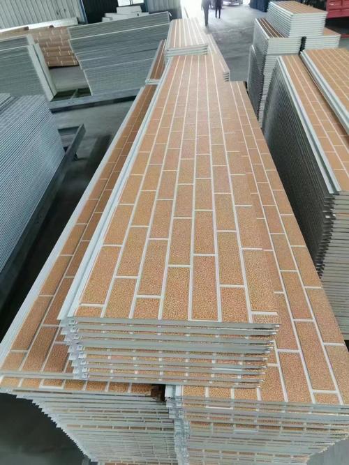 金屬雕花板外墻保溫裝 飾一體板新型材料環(huán)保建材發(fā)泡聚氨酯室外 - 基